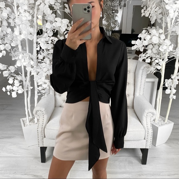 CEO SKIRT— in Warm Beige - Picture 3 of 5